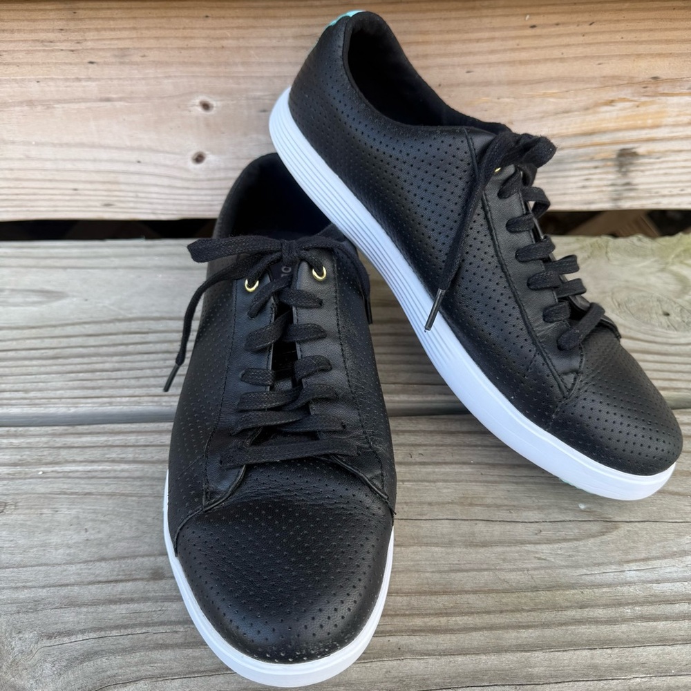 Cole Haan Black Leather Sneaker Grand OS Casual Flats Aqua Rubber Outsole 8.5
